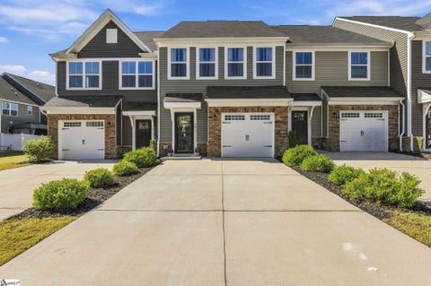 Photo of 441 Triple Crown Way, Spartanburg, SC 29301 (MLS # 1606734)