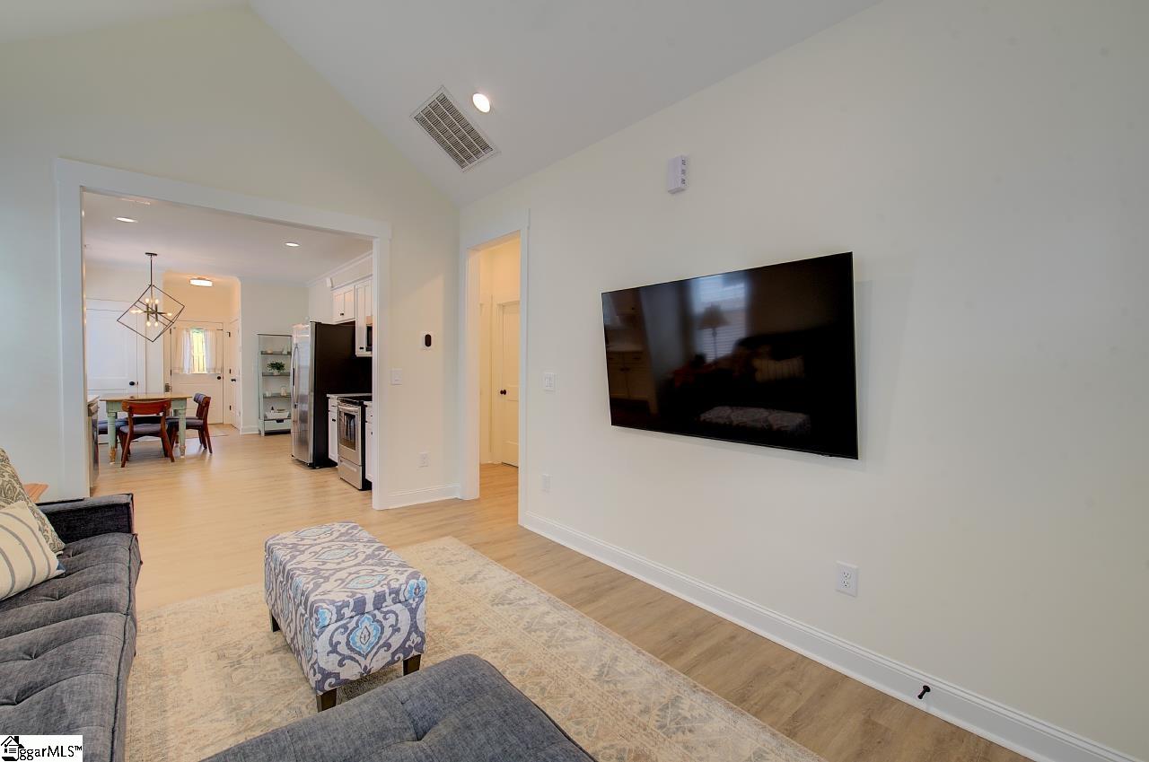 Greenville, South Carolina 29607, United States, 2 Bedrooms Bedrooms, ,1 BathroomBathrooms,Residential,Active,80686