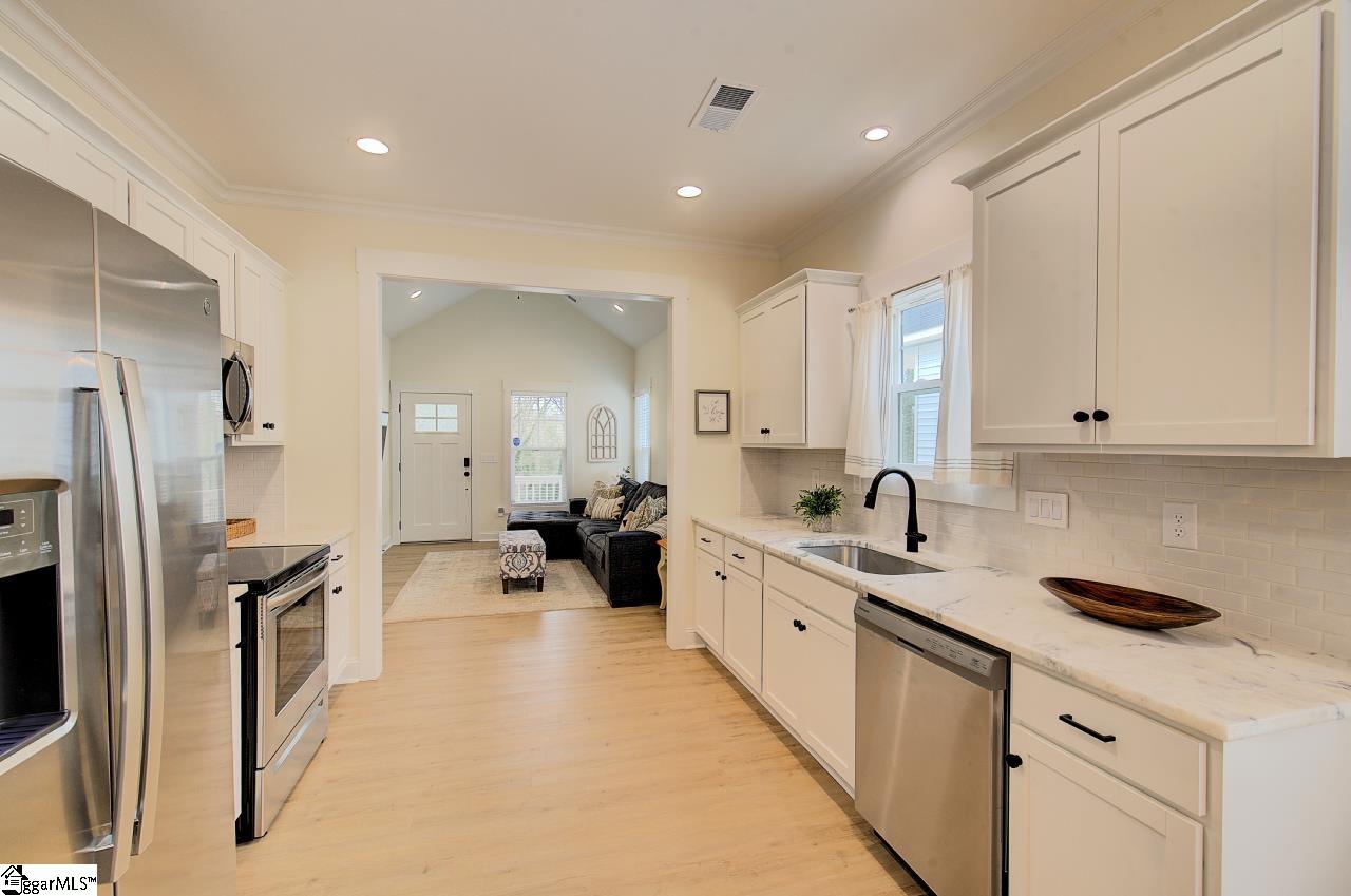 Greenville, South Carolina 29607, United States, 2 Bedrooms Bedrooms, ,1 BathroomBathrooms,Residential,Active,80686