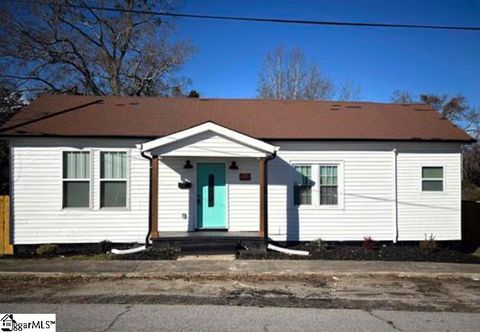 Photo of 200 Spring Street, Union, SC 29379 (MLS # 1590716)