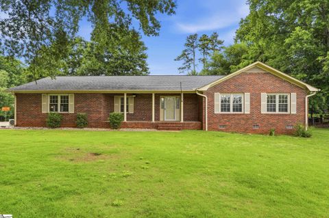 Photo of 102 Fernwood Drive, Easley, SC 29640 (MLS # 1594175)