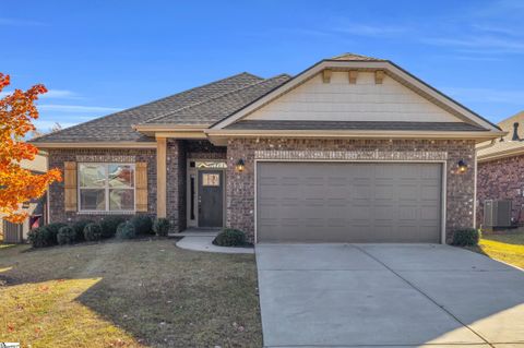 Photo of 624 Lombard Drive, Boiling Springs, SC 29316 (MLS # 1574223)