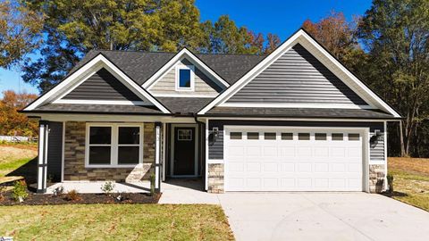 Photo of 1172 W Rutledge Avenue, Gaffney, SC 29341 (MLS # 1577457)