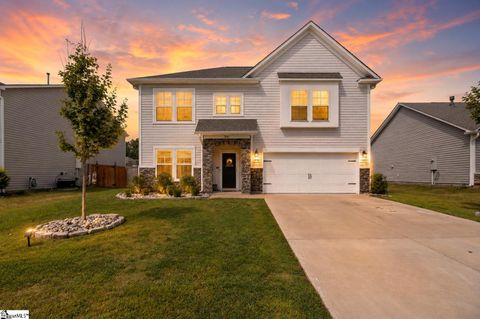 Photo of 204 Callongton Drive, Piedmont, SC 29673 (MLS # 1592045)