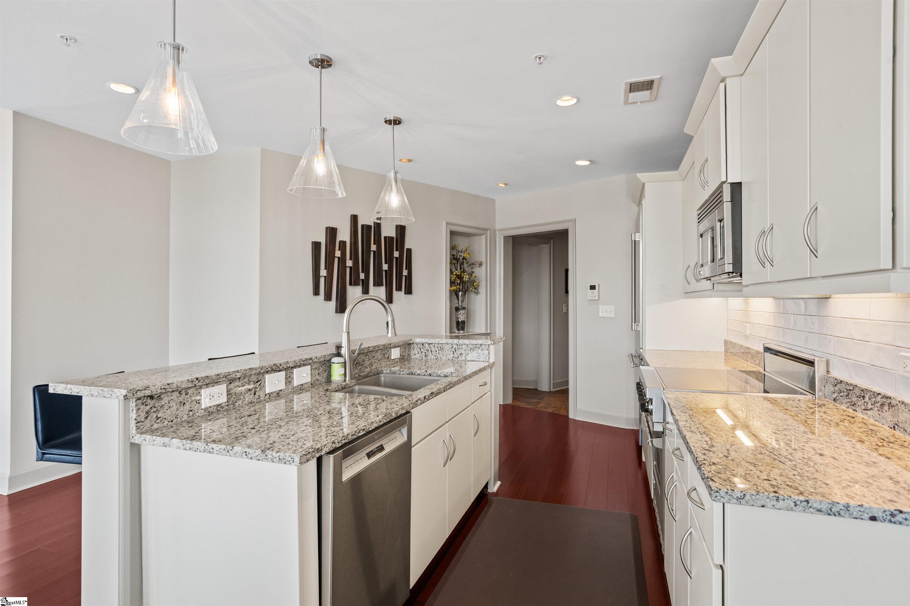 201 Riverplace Way Unit 607