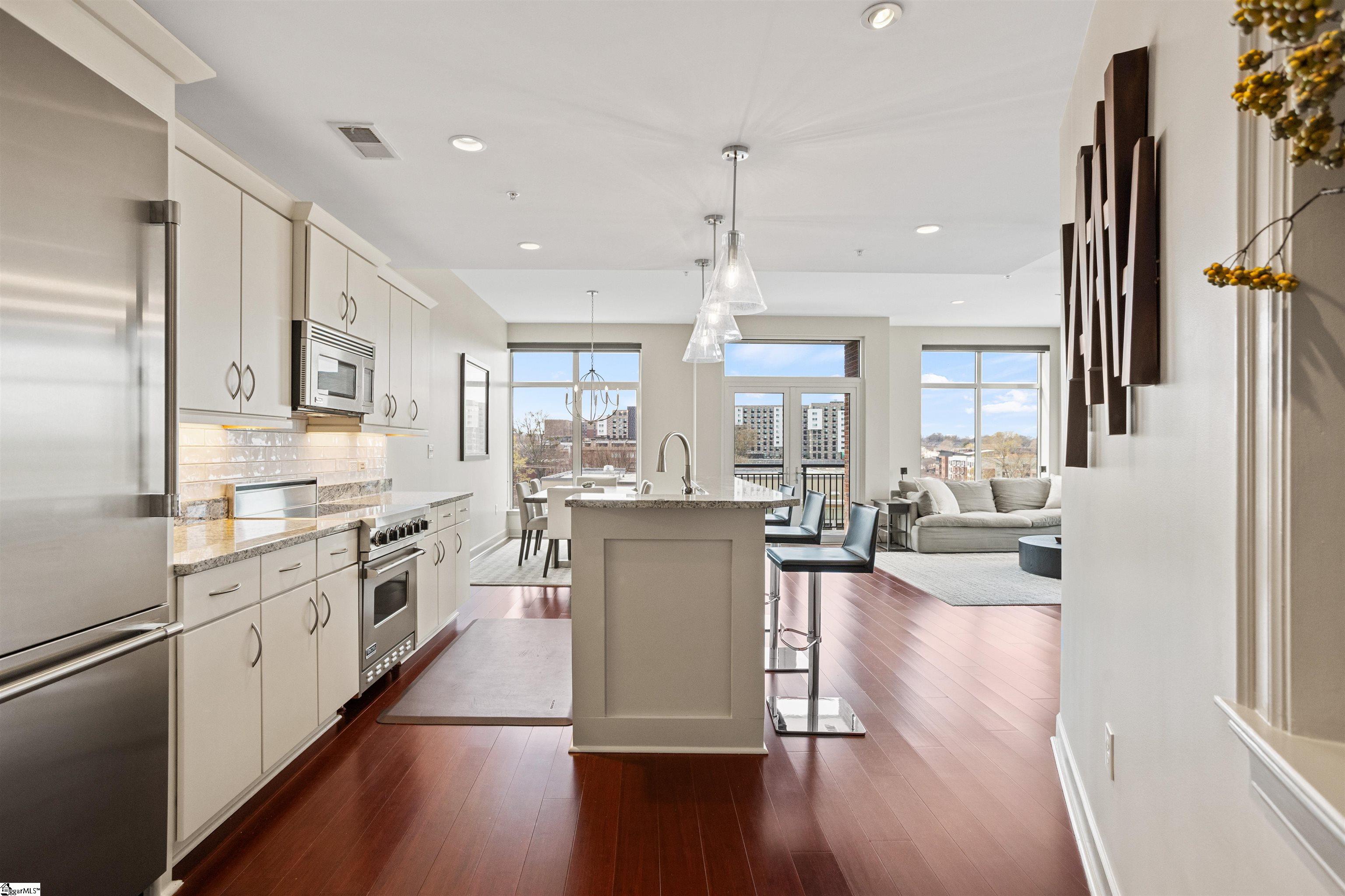 201 Riverplace Way Unit 607