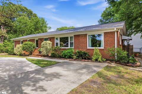 Photo of 202 Lanewood Drive, Greenville, SC 29607 (MLS # 1590319)