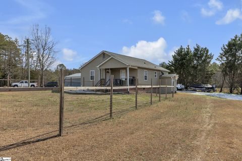 Photo of 48 Fort Lindley Road, Laurens, SC 29360 (MLS # 1580440)