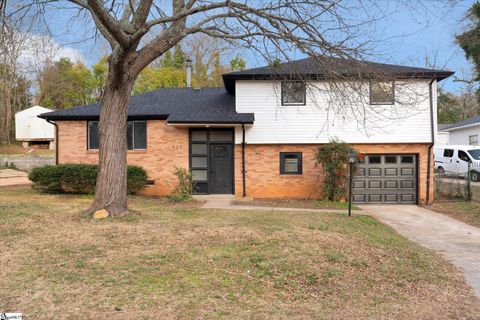 Photo of 423 Fairmont Drive, Greenville, SC 29605 (MLS # 1582038)