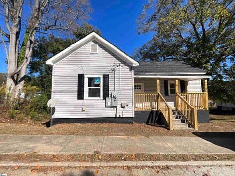 Photo of 505 E Robinson Street, Gaffney, SC 29340 (MLS # 1574362)