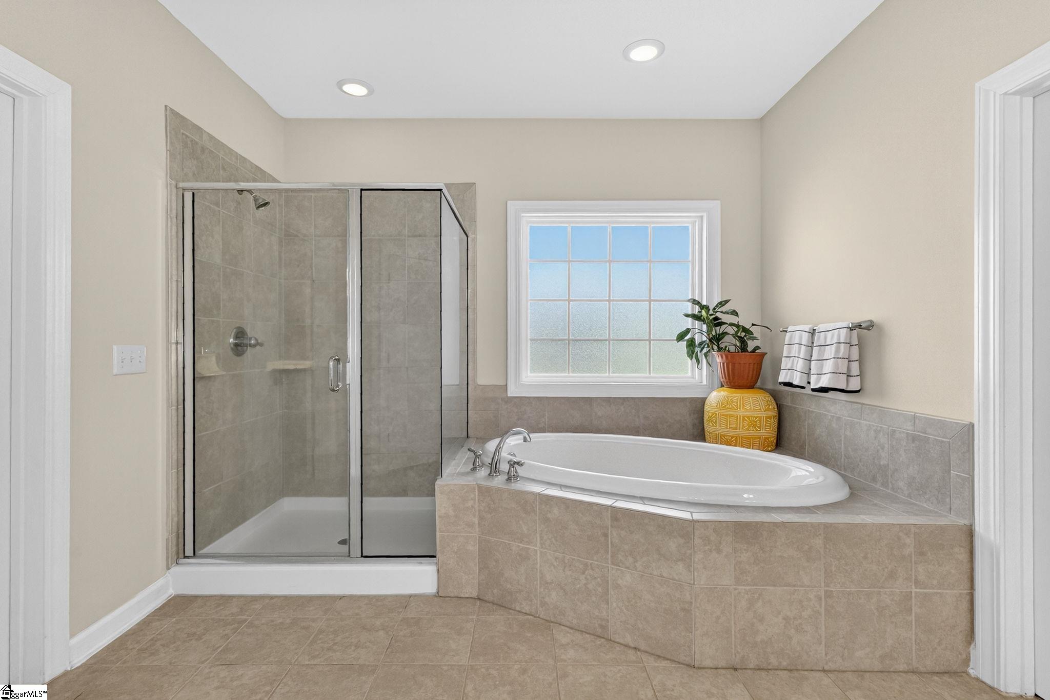 Simpsonville, South Carolina 29681, United States, 5 Bedrooms Bedrooms, ,3 BathroomsBathrooms,Residential,Active,154062