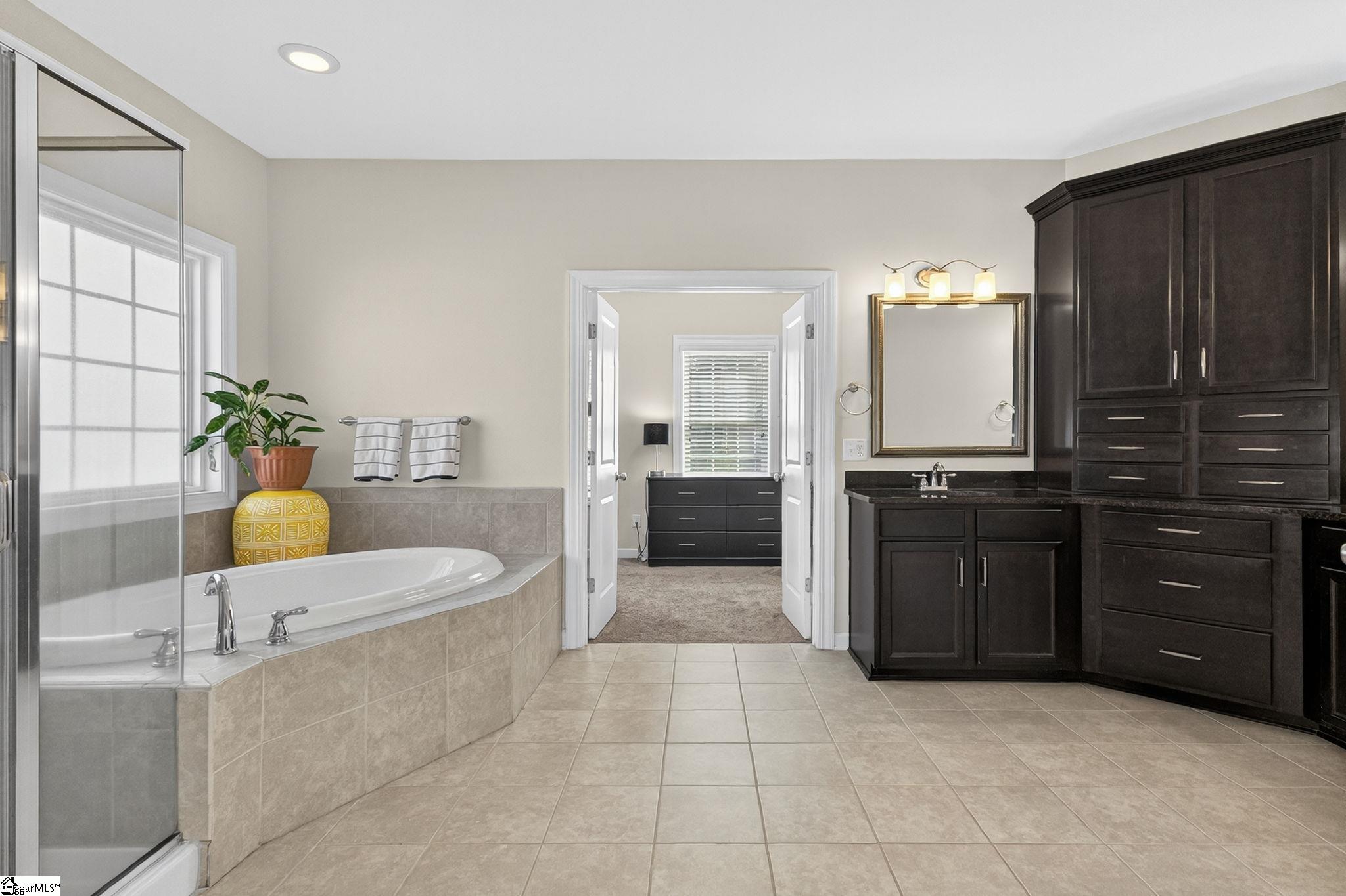 Simpsonville, South Carolina 29681, United States, 5 Bedrooms Bedrooms, ,3 BathroomsBathrooms,Residential,Active,154062