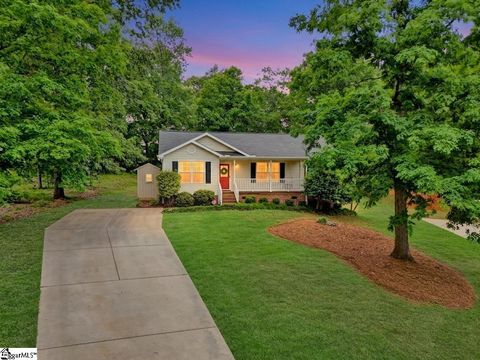 Photo of 105 S Fox Circle, Piedmont, SC 29673 (MLS # 1590328)
