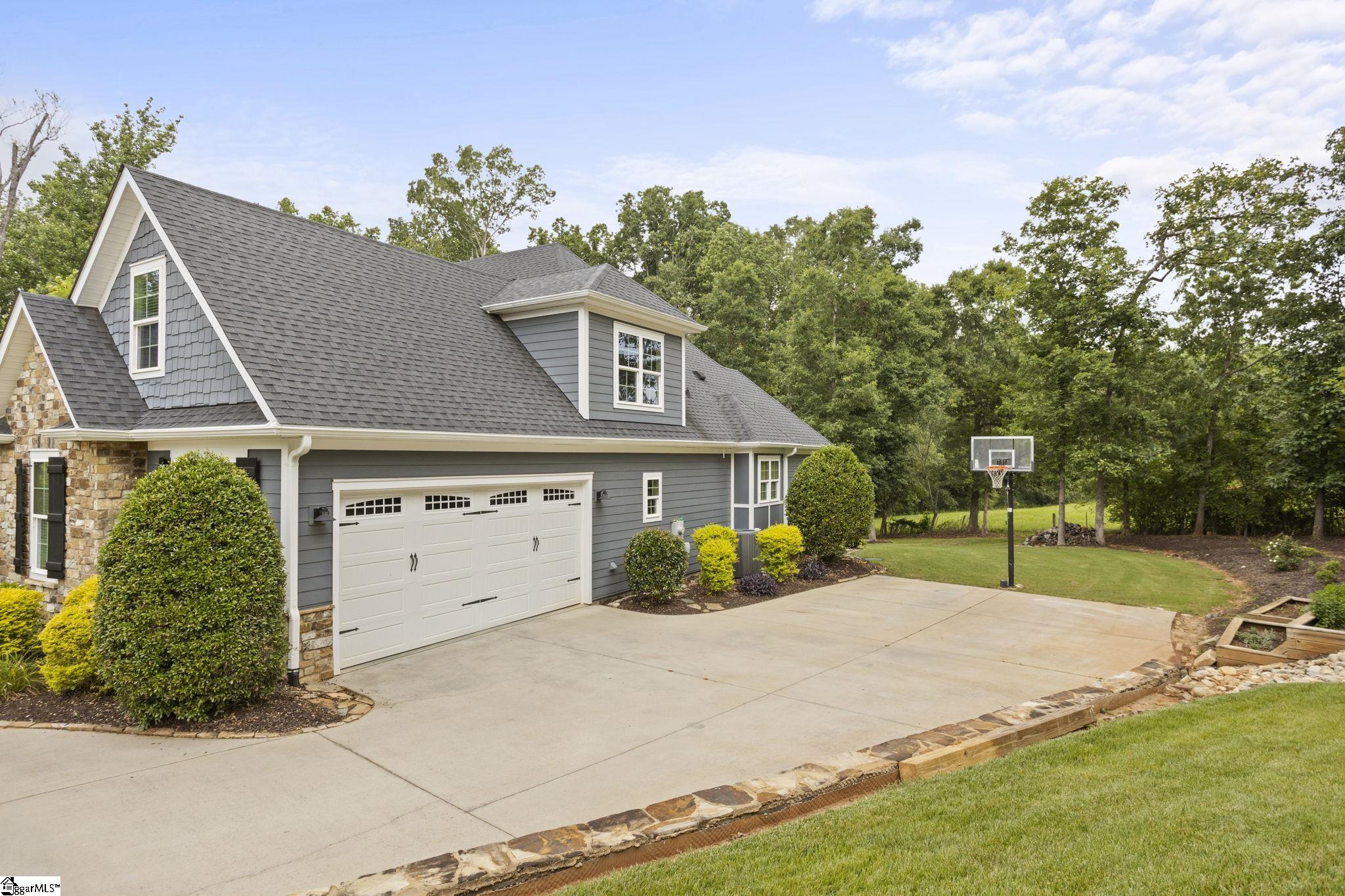 105 Tall Oaks Court