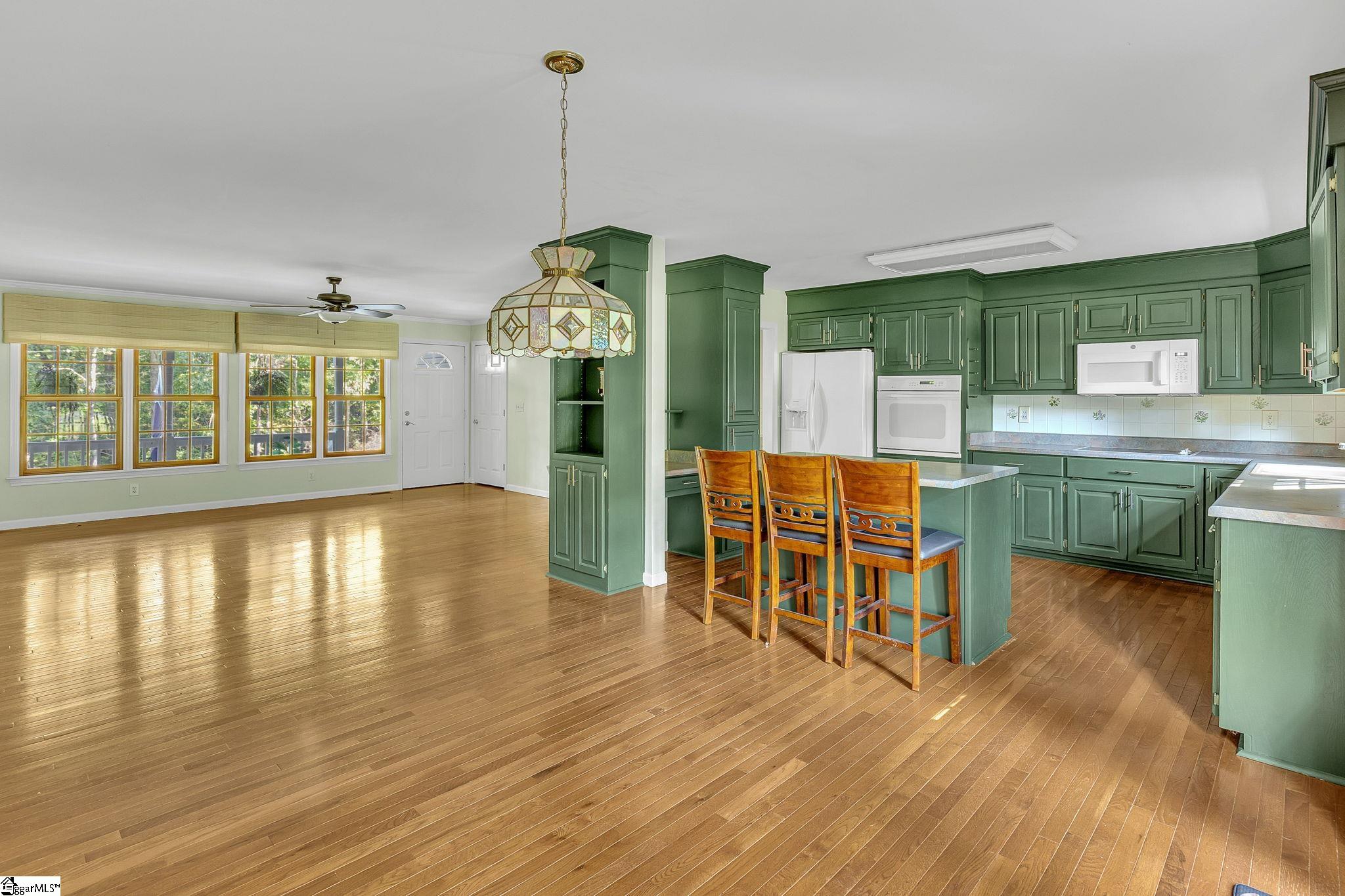 Westminster, South Carolina 29693, United States, 3 Bedrooms Bedrooms, ,3 BathroomsBathrooms,Residential,Active,230738