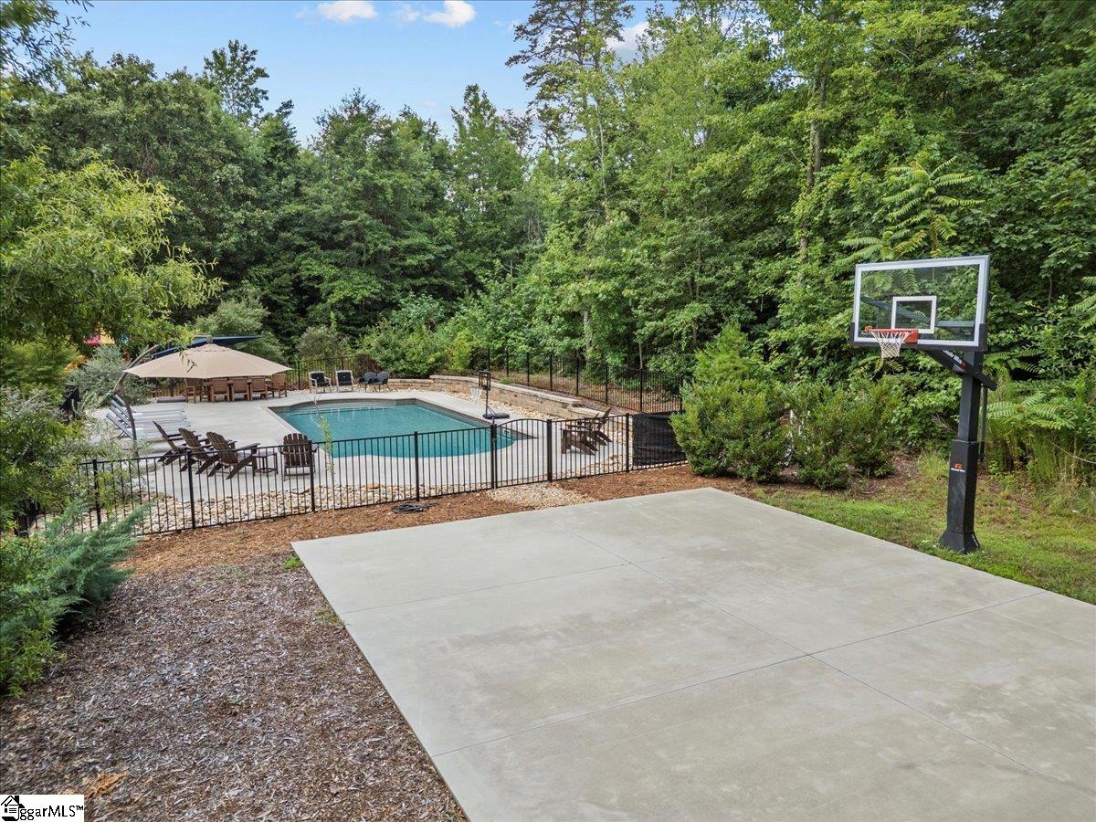 Greenville, South Carolina 29615, United States, 6 Bedrooms Bedrooms, ,4 BathroomsBathrooms,Residential,Active,192569