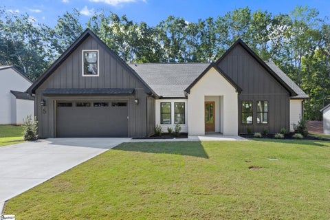 Photo of 5 Inverrary Drive, Taylors, SC 29687 (MLS # 1606119)