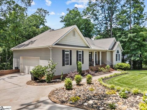 Photo of 115 Woods Way, Anderson, SC 29625 (MLS # 1571489)