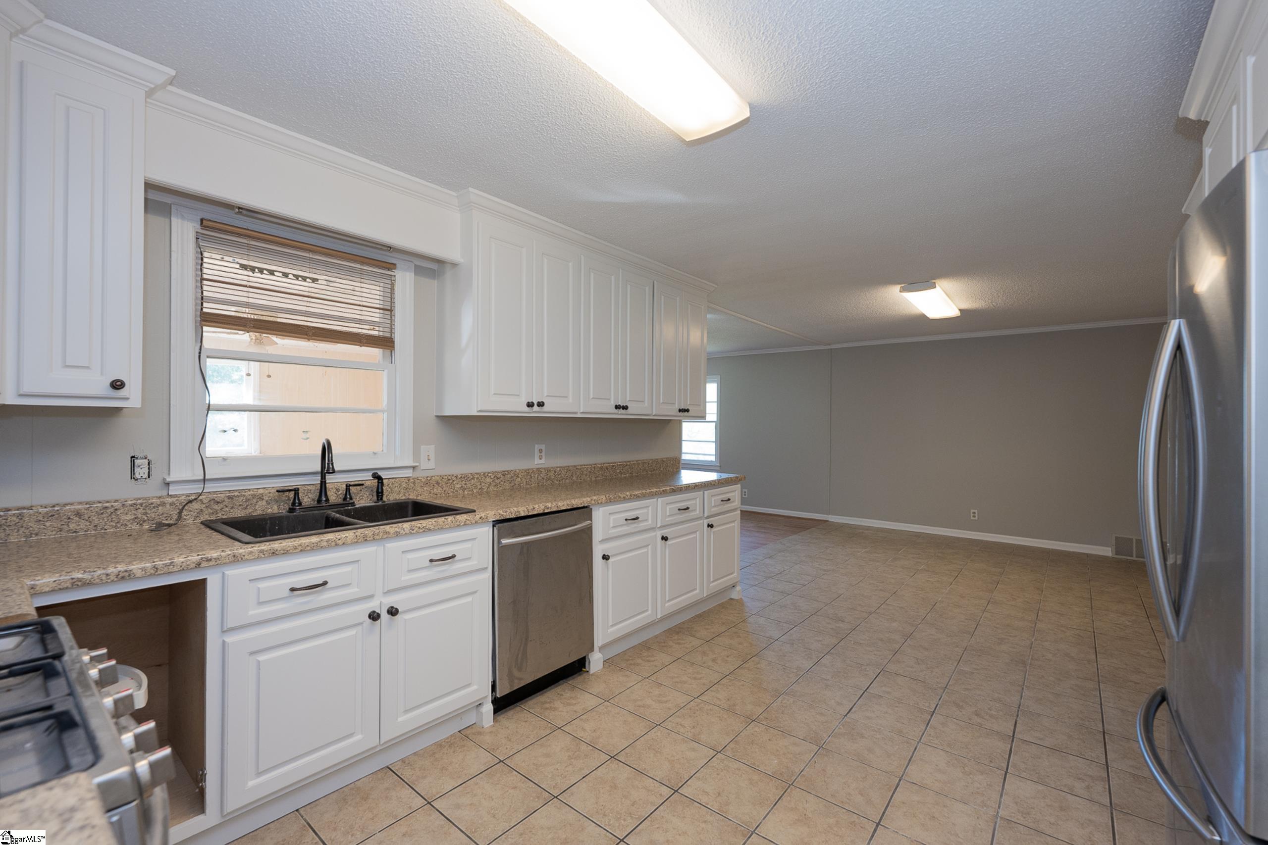 Greenville, South Carolina 29617, United States, 3 Bedrooms Bedrooms, ,2 BathroomsBathrooms,Residential,Contingent,119032