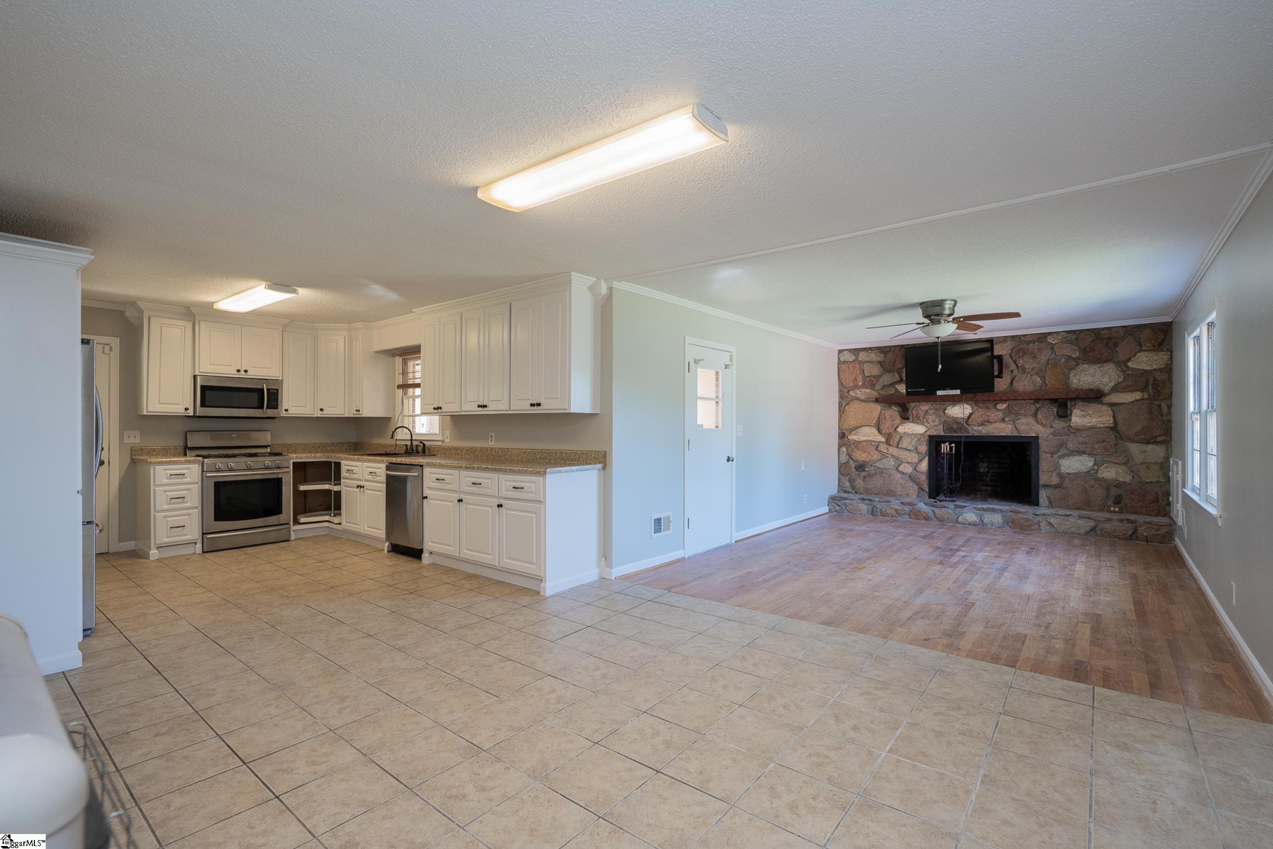 Greenville, South Carolina 29617, United States, 3 Bedrooms Bedrooms, ,2 BathroomsBathrooms,Residential,Contingent,119032