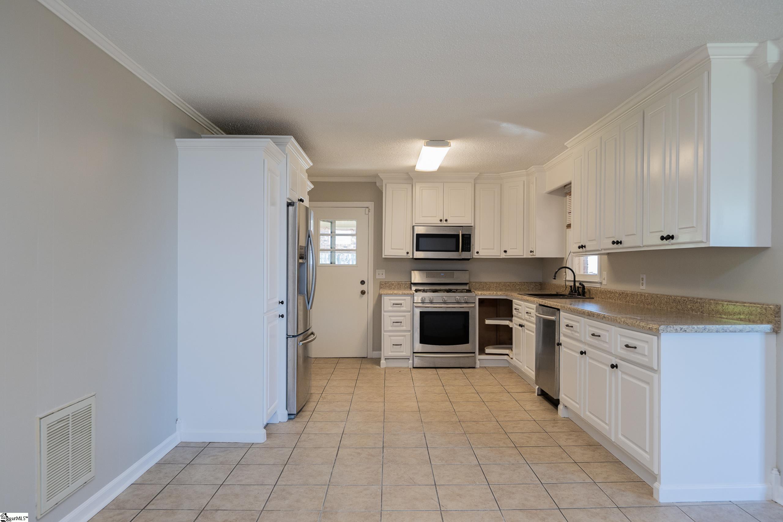 Greenville, South Carolina 29617, United States, 3 Bedrooms Bedrooms, ,2 BathroomsBathrooms,Residential,Contingent,119032