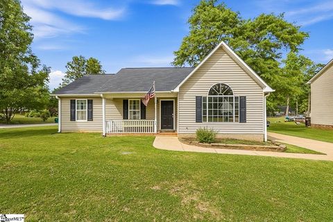 Photo of 301 E Myles Lane, Spartanburg, SC 29303 (MLS # 1591607)