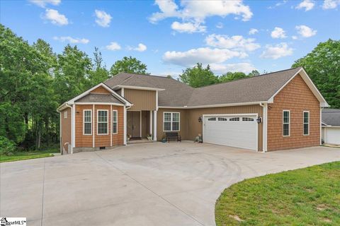 Photo of 128 Sheila Drive, Williamston, SC 29697 (MLS # 1577070)