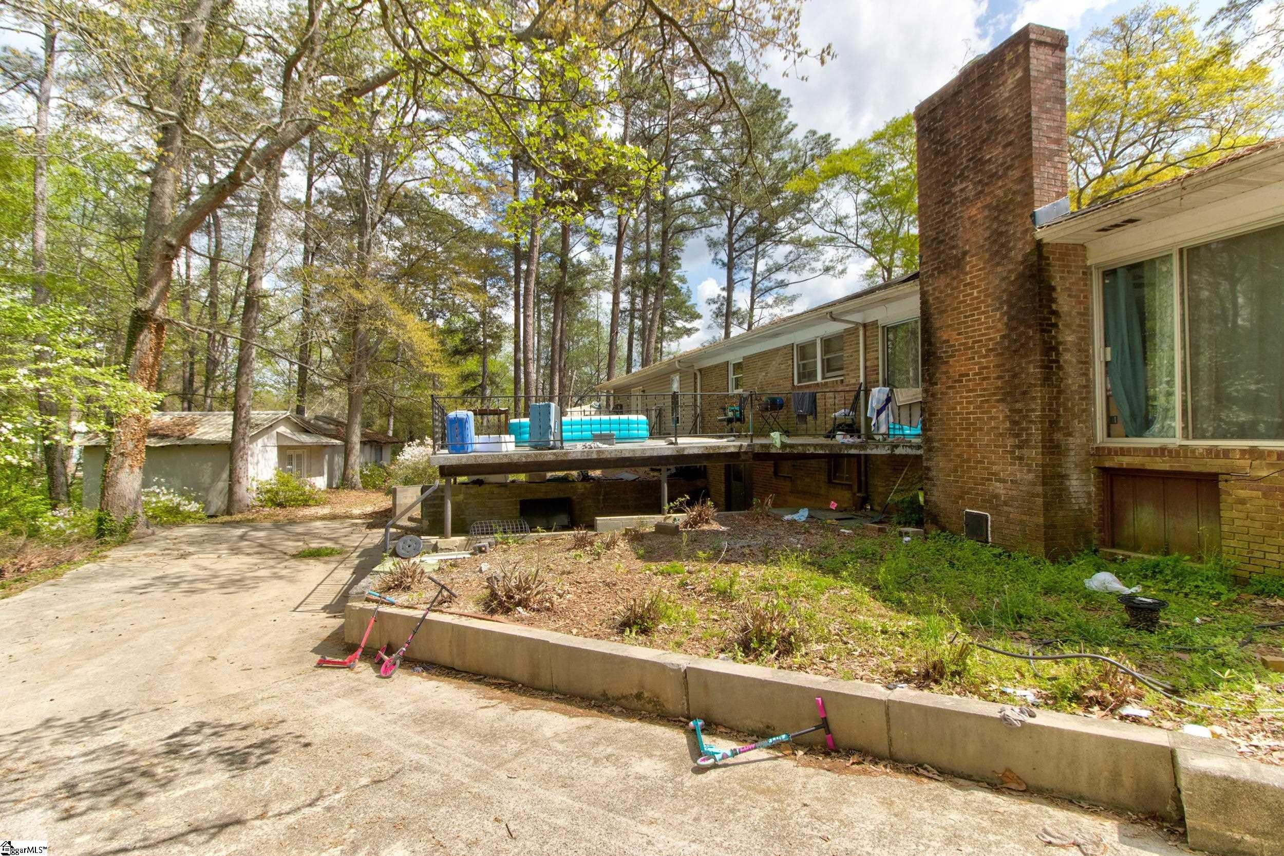 801 Crestview Road