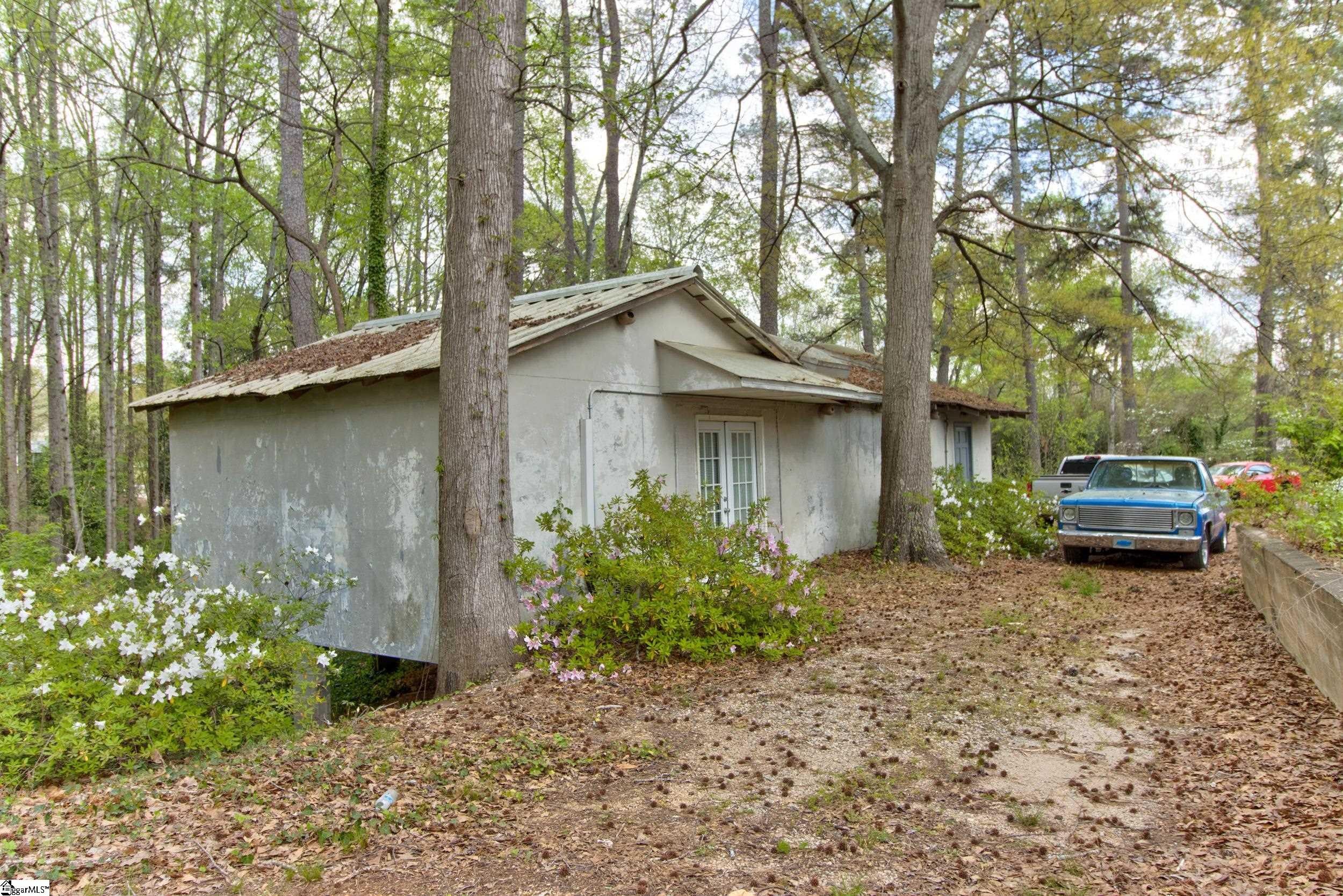 801 Crestview Road