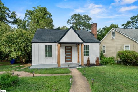 Photo of 14 Hawthorne Lane, Greenville, SC 29605 (MLS # 1577372)