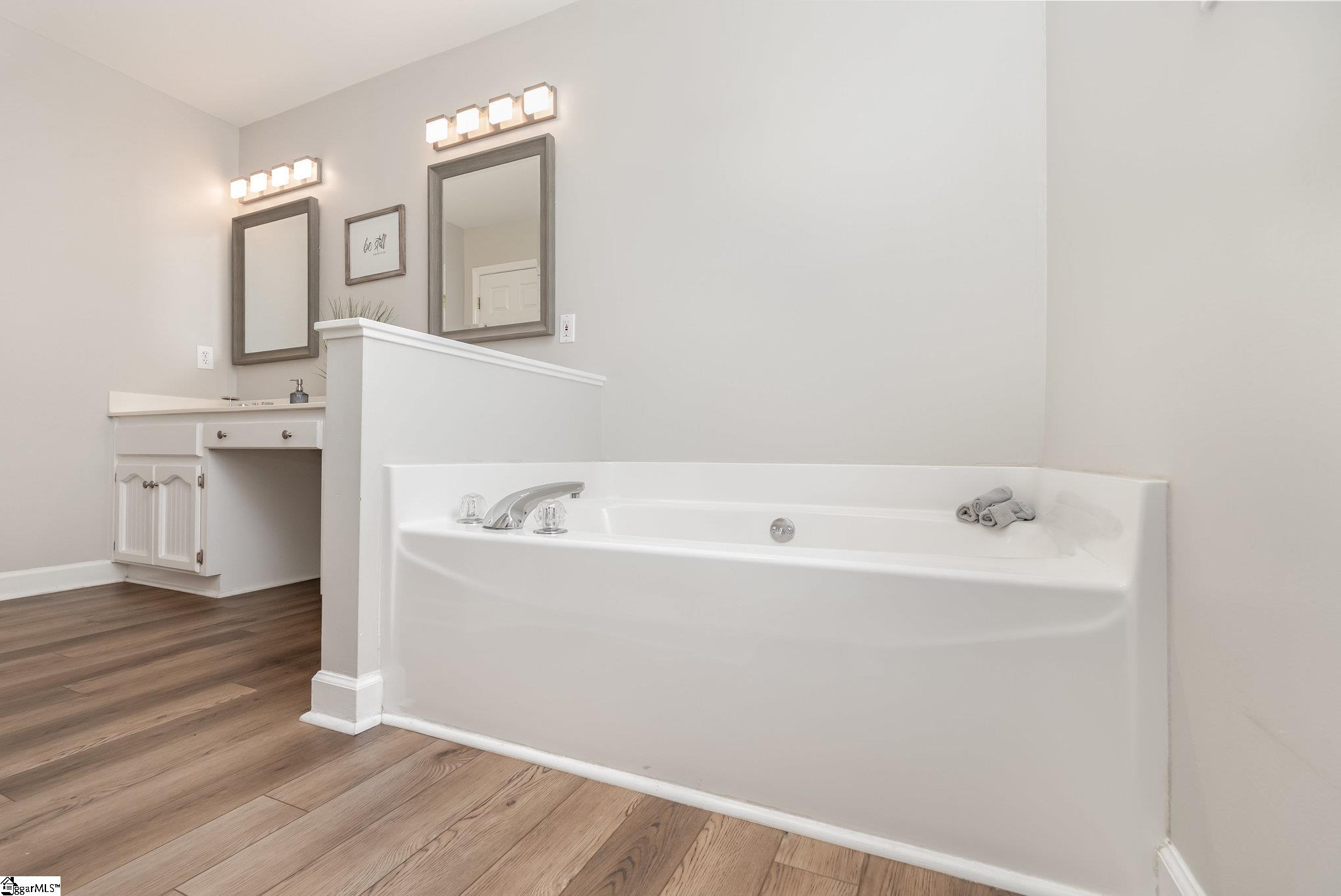 Taylors, South Carolina 29687, United States, 3 Bedrooms Bedrooms, ,2 BathroomsBathrooms,Residential,Active,247292