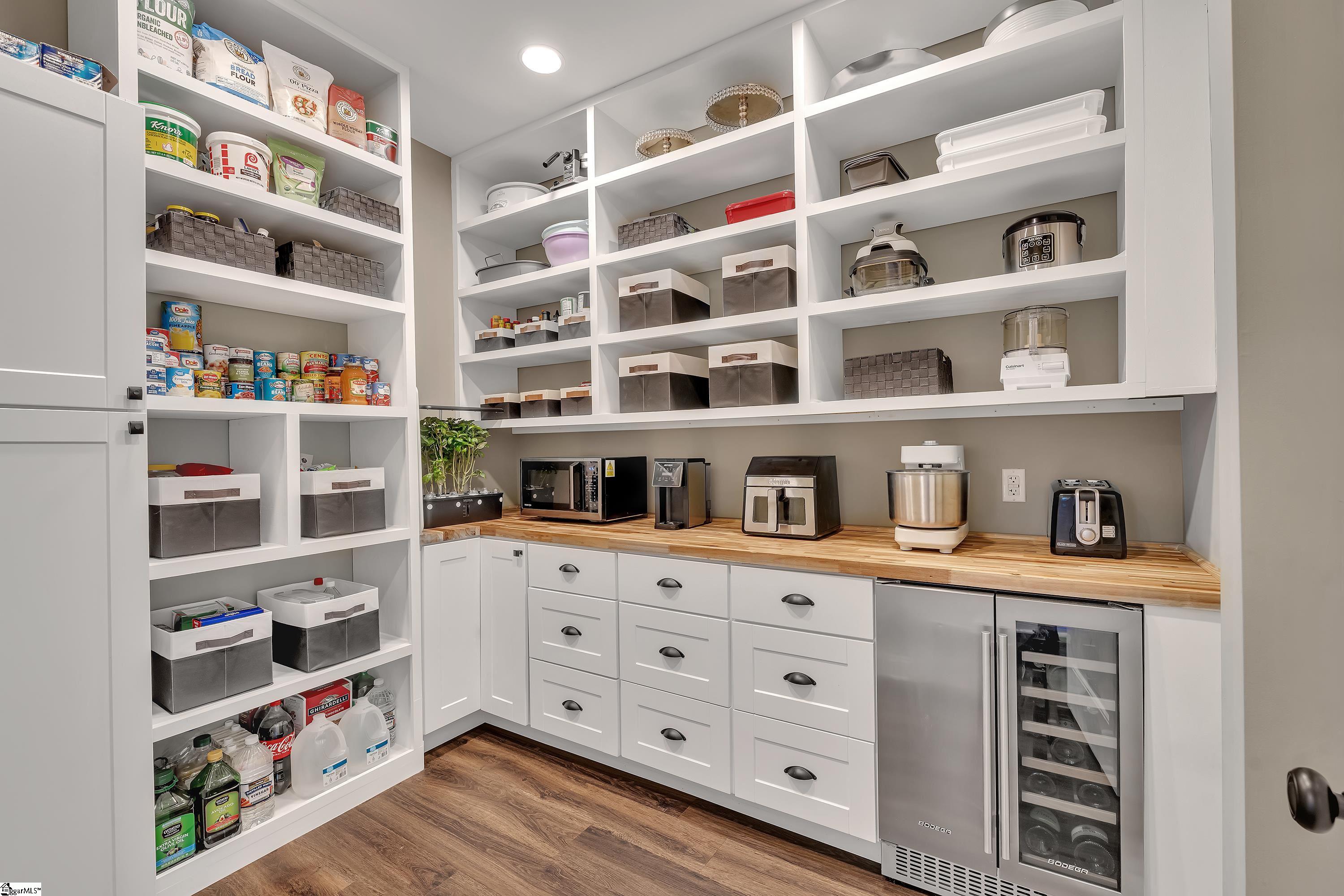 Greer, South Carolina 29651, United States, 5 Bedrooms Bedrooms, ,5 BathroomsBathrooms,Residential,Active,246733