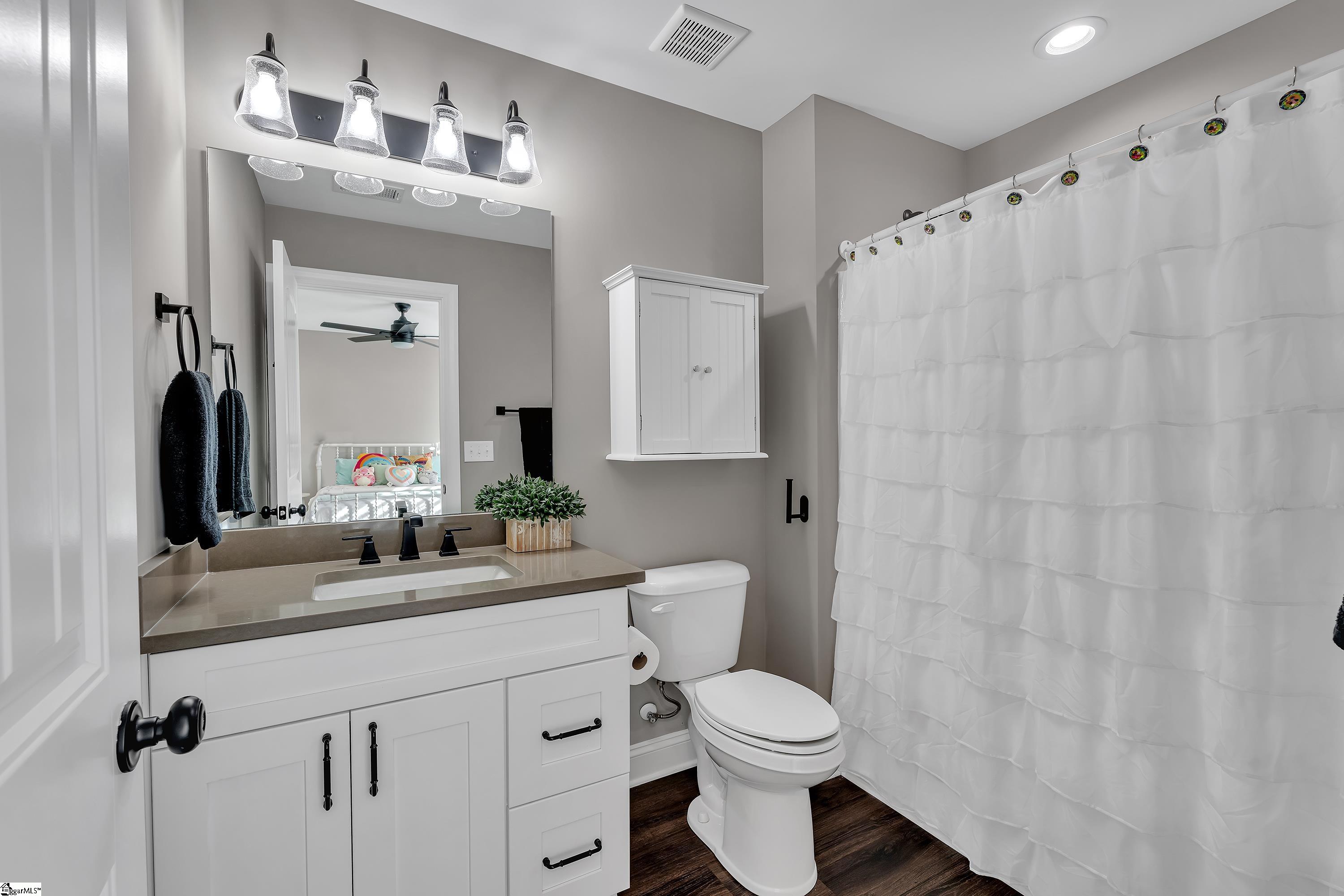 Greer, South Carolina 29651, United States, 5 Bedrooms Bedrooms, ,5 BathroomsBathrooms,Residential,Active,246733