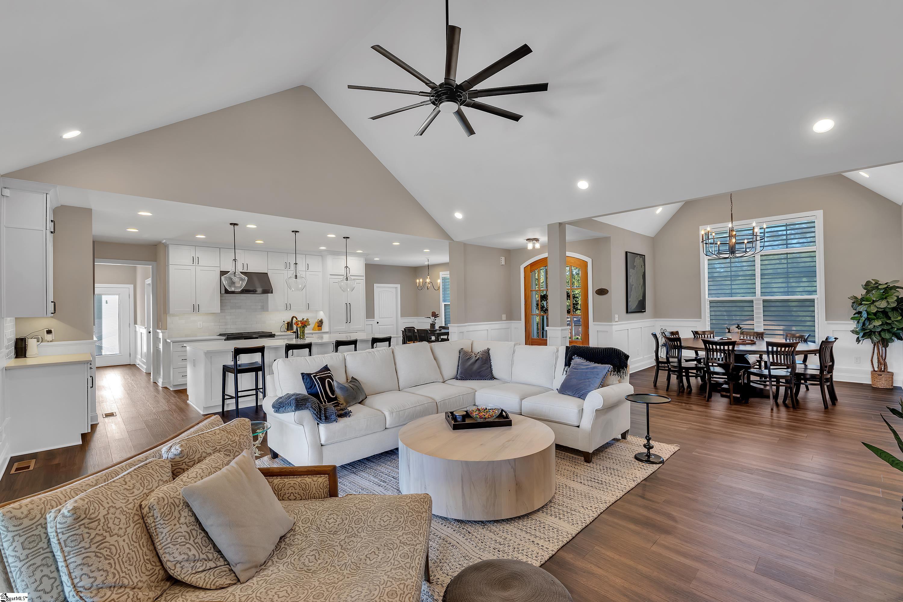 Greer, South Carolina 29651, United States, 5 Bedrooms Bedrooms, ,5 BathroomsBathrooms,Residential,Active,246733