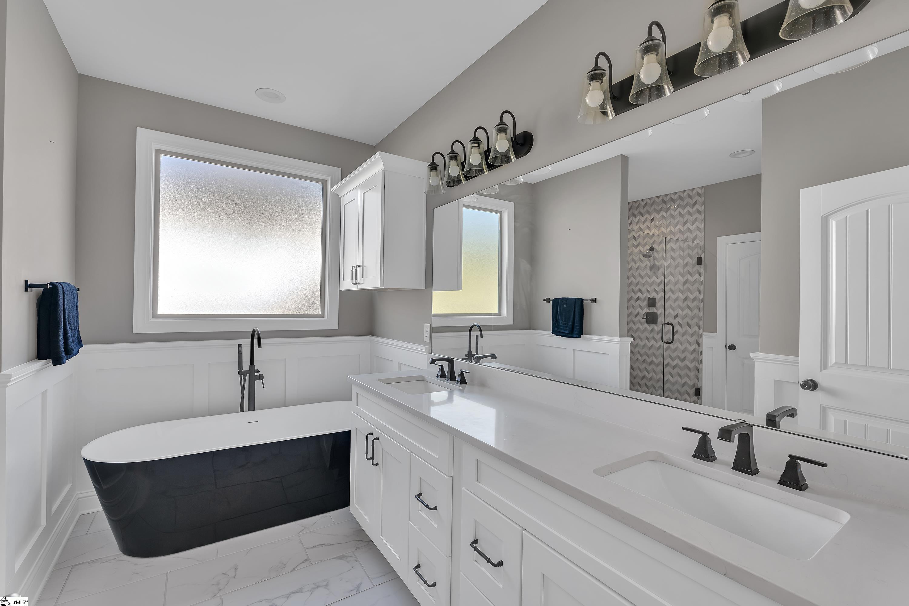 Greer, South Carolina 29651, United States, 5 Bedrooms Bedrooms, ,5 BathroomsBathrooms,Residential,Active,246733