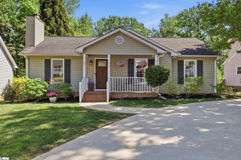 Photo of 1029 Summit Drive, Greenville, SC 29609 (MLS # 1588537)