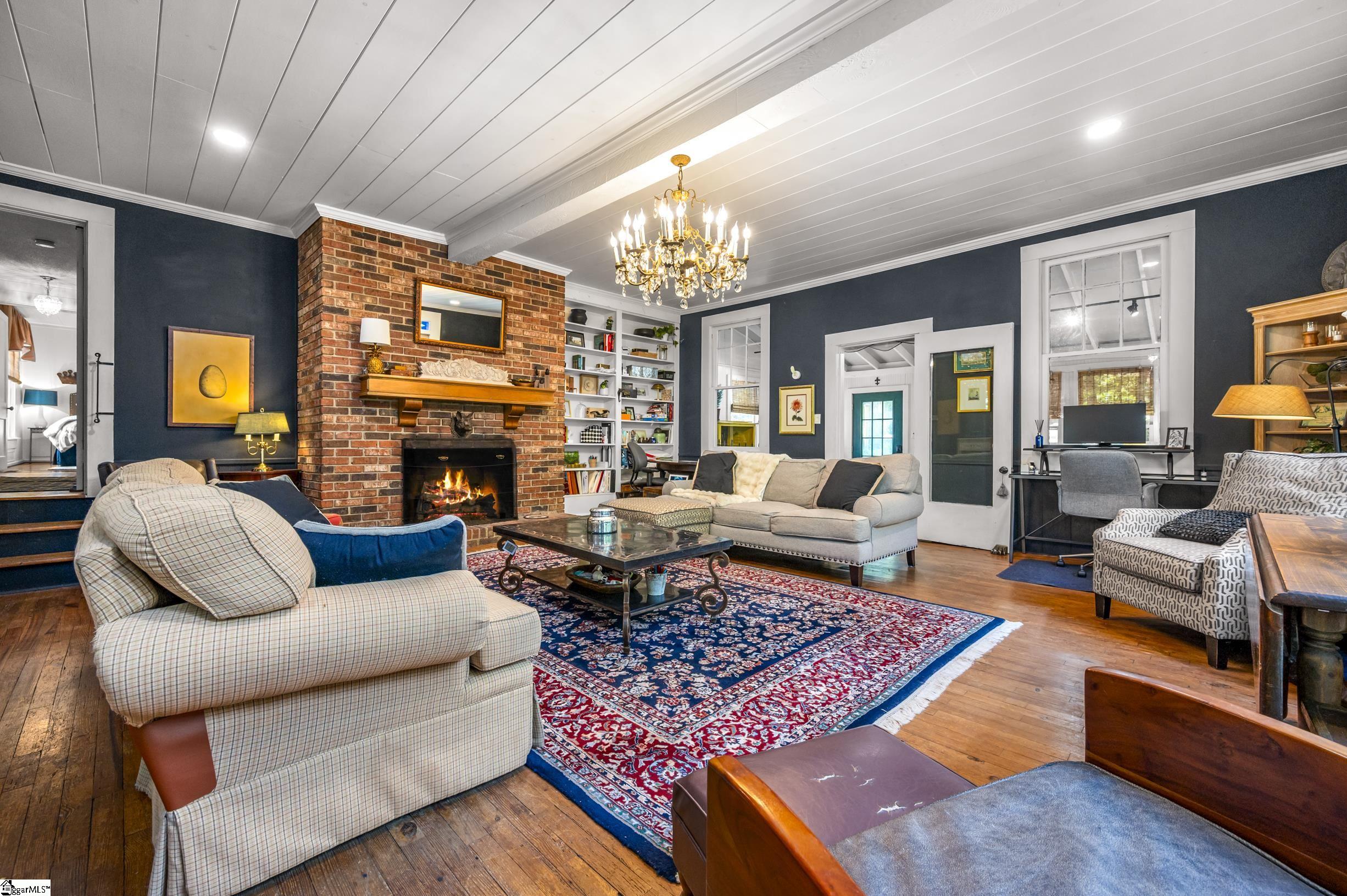 415 E Lakeshore Drive