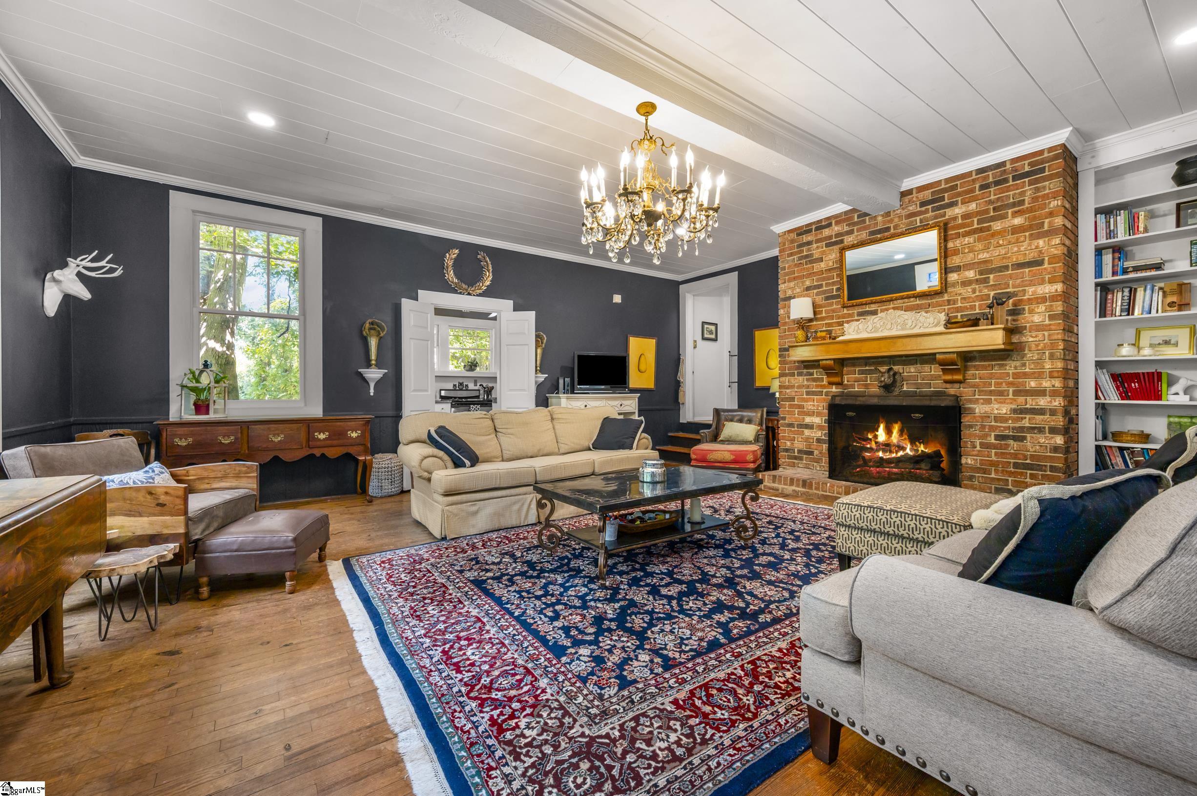 415 E Lakeshore Drive