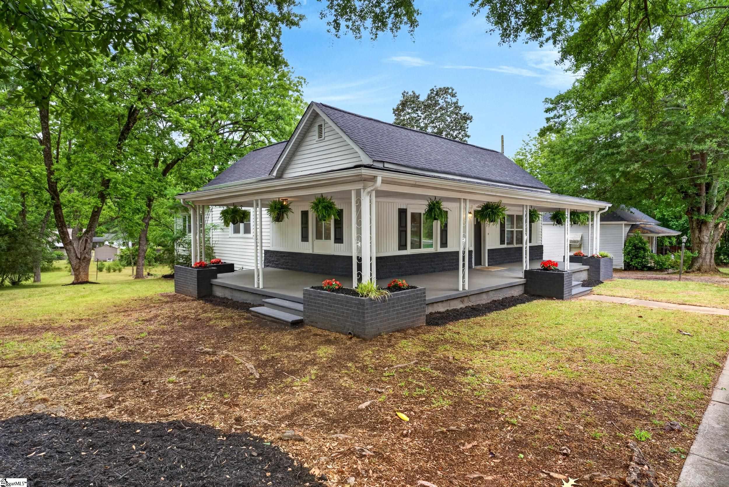 157 S Linda Street, Cowpens, SC Home for Sale 2 157 S Linda Street