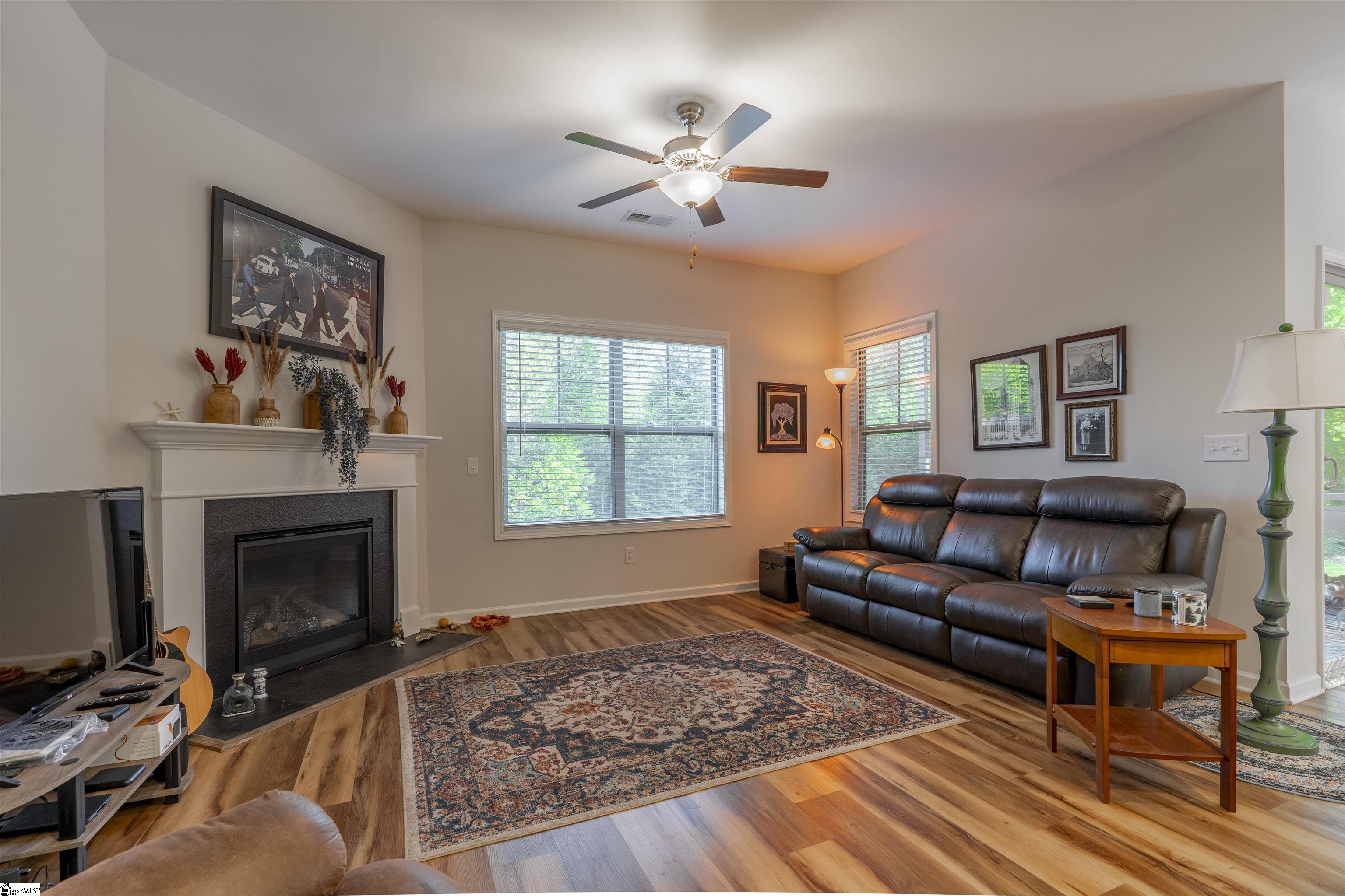419 Cedar Bluff Way