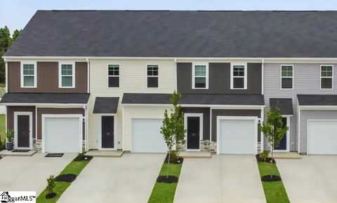 Photo of 185 Randwick Lane, Greer, SC 29651 (MLS # 1587027)