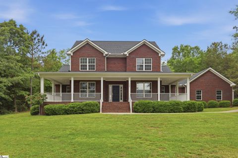 Photo of 136 Diamond Drive, Liberty, SC 29657 (MLS # 1589979)