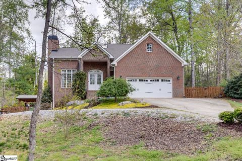 Photo of 11 Eastwood Drive, Taylors, SC 29687 (MLS # 1587077)