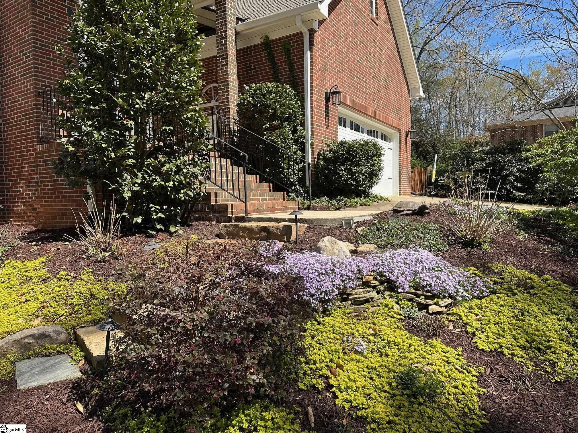 11 Eastwood Drive