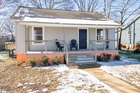 Photo of 207 Brooks Avenue, Greenville, SC 29617 (MLS # 1580327)