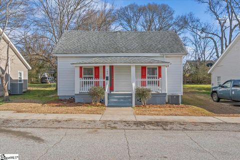 Photo of 105 2nd Street, Fountain Inn, SC 29644 (MLS # 1582573)