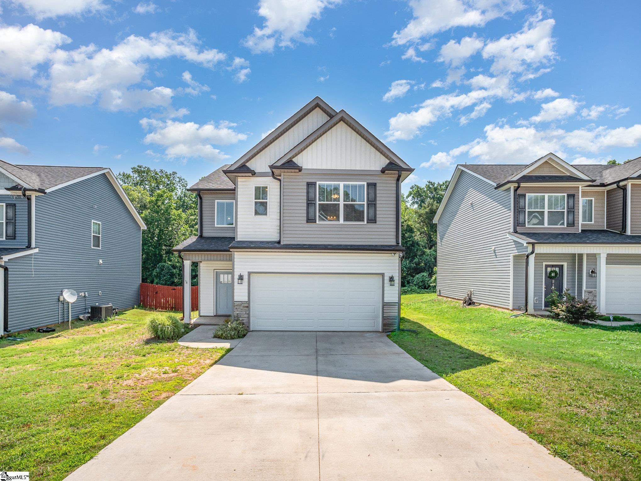 211 Rosewood Circle