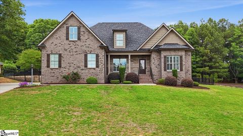 Photo of 124 Holly Ridge Drive, Anderson, SC 29621 (MLS # 1591921)