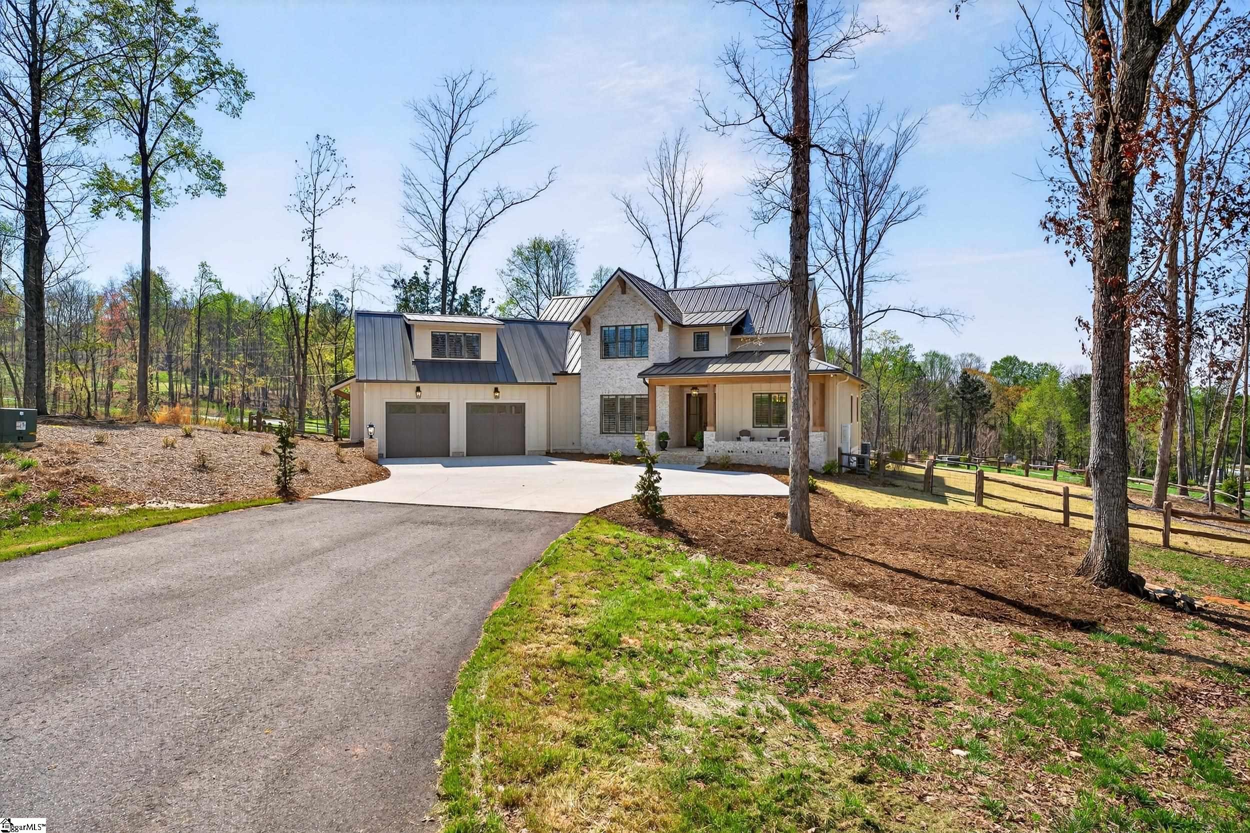102 Waterfall Overlook Way