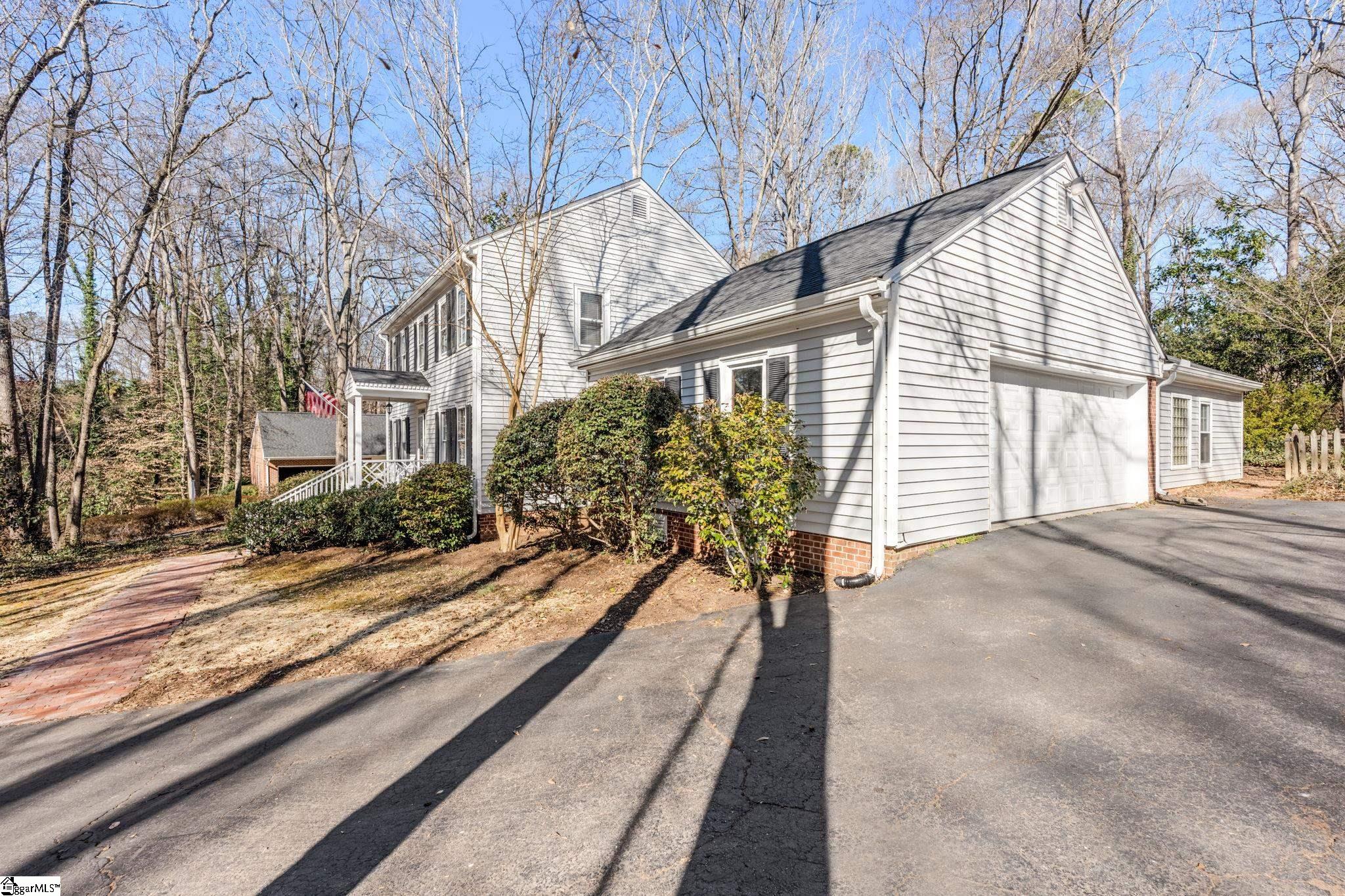 121 Williamsburg Drive